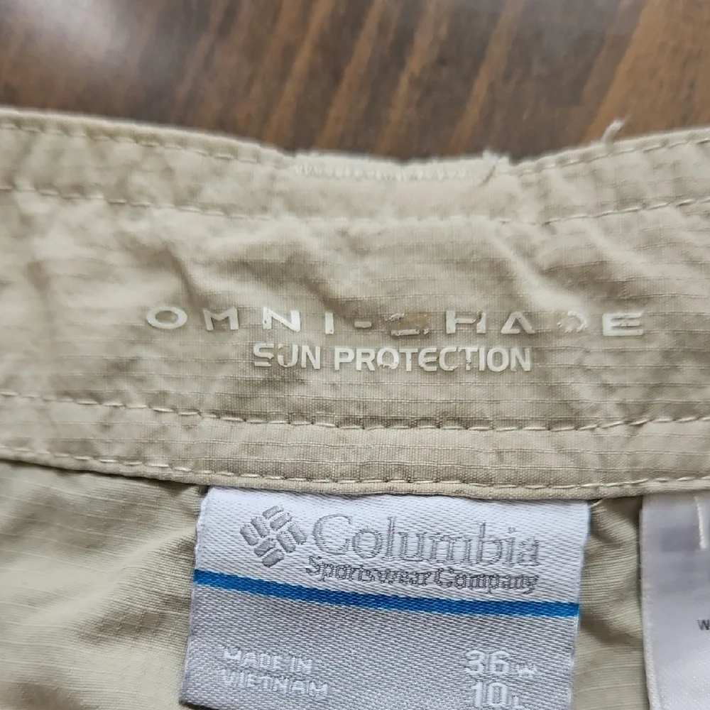 Columbia Cargo Shorts with Belt